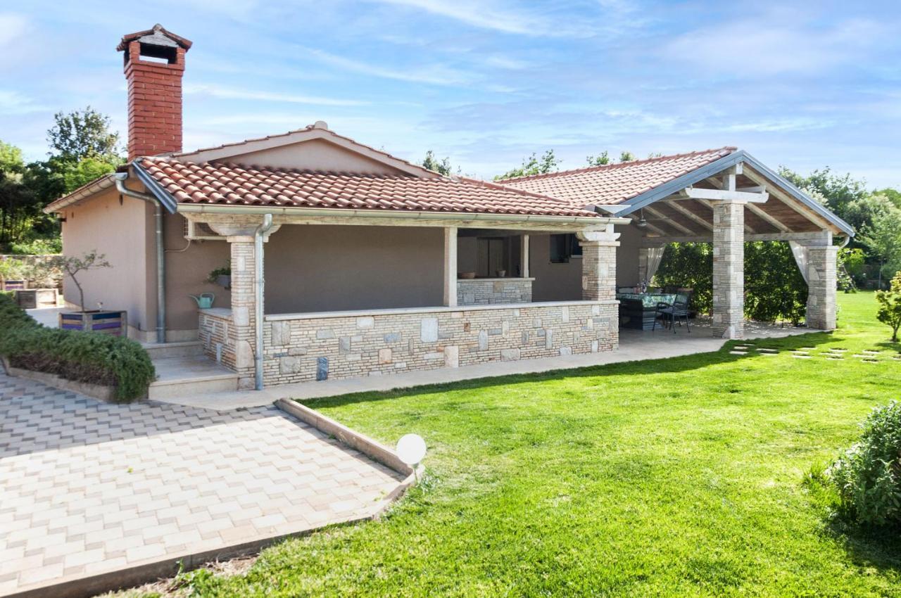 Villa Dioniz *